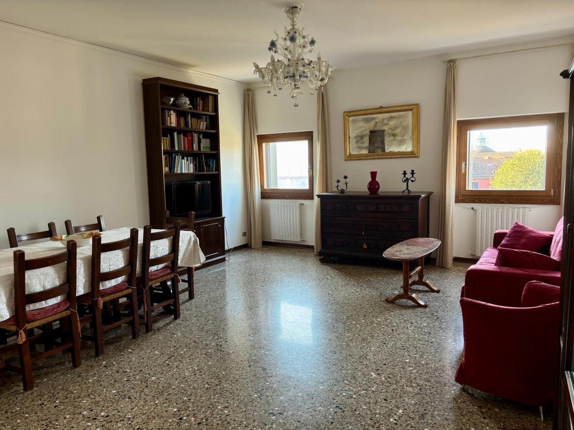 Large And Bright With Canal View Apartamento *